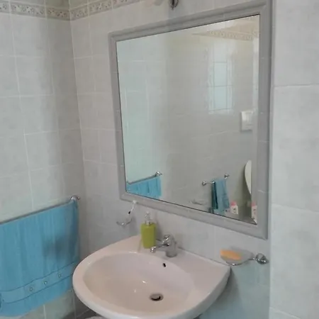 فندق مبيت وإفطار Casa Lorella ماسّا لوبْرينسِ